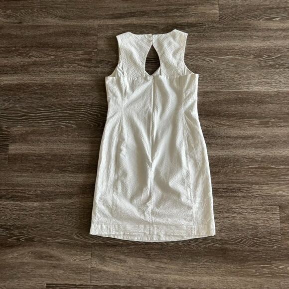 EUC Southern Tide Baxlee White Seersucker Shift‎ Dress Size 2 Sleeveless Summer - Picture 14 of 16